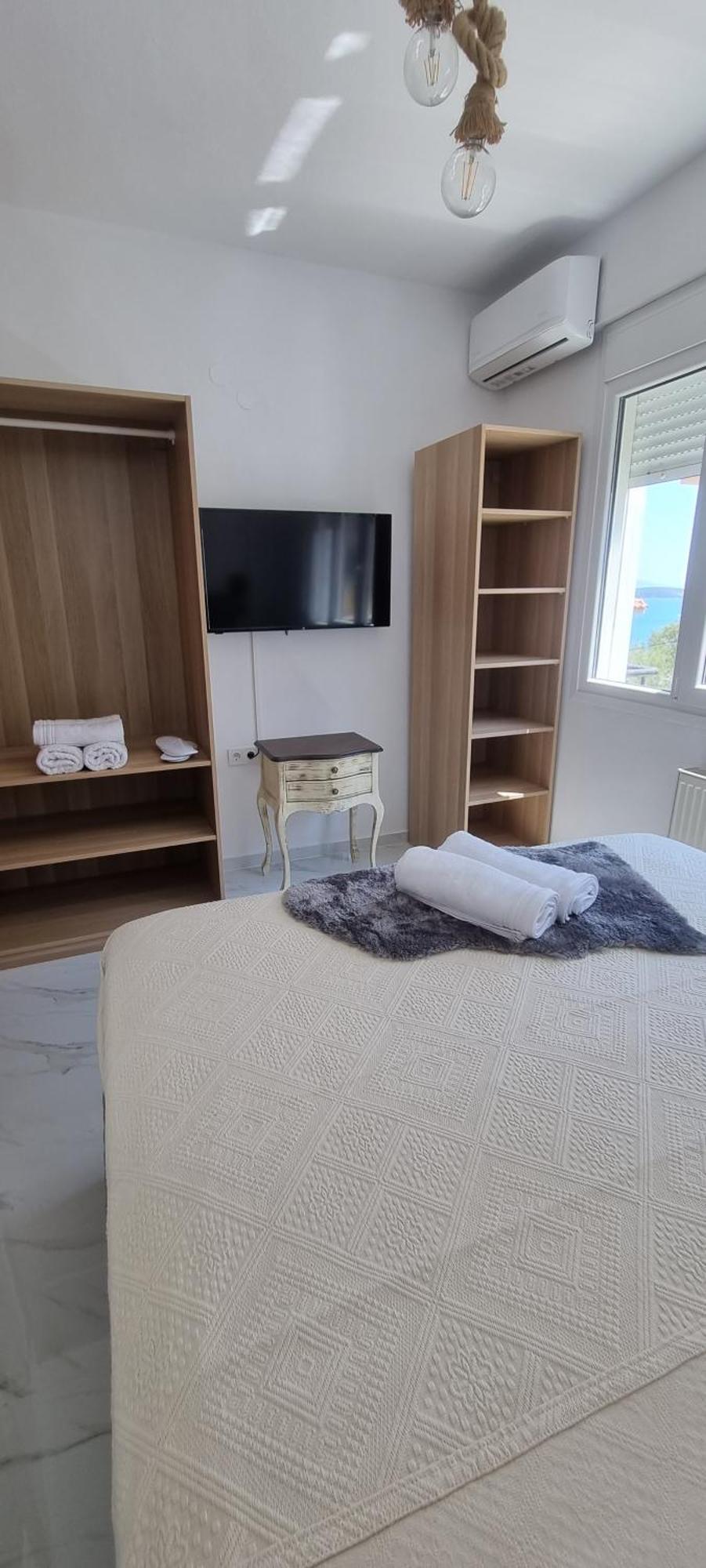 Ellis-Suites Nea Peramos Kavala Екстериор снимка