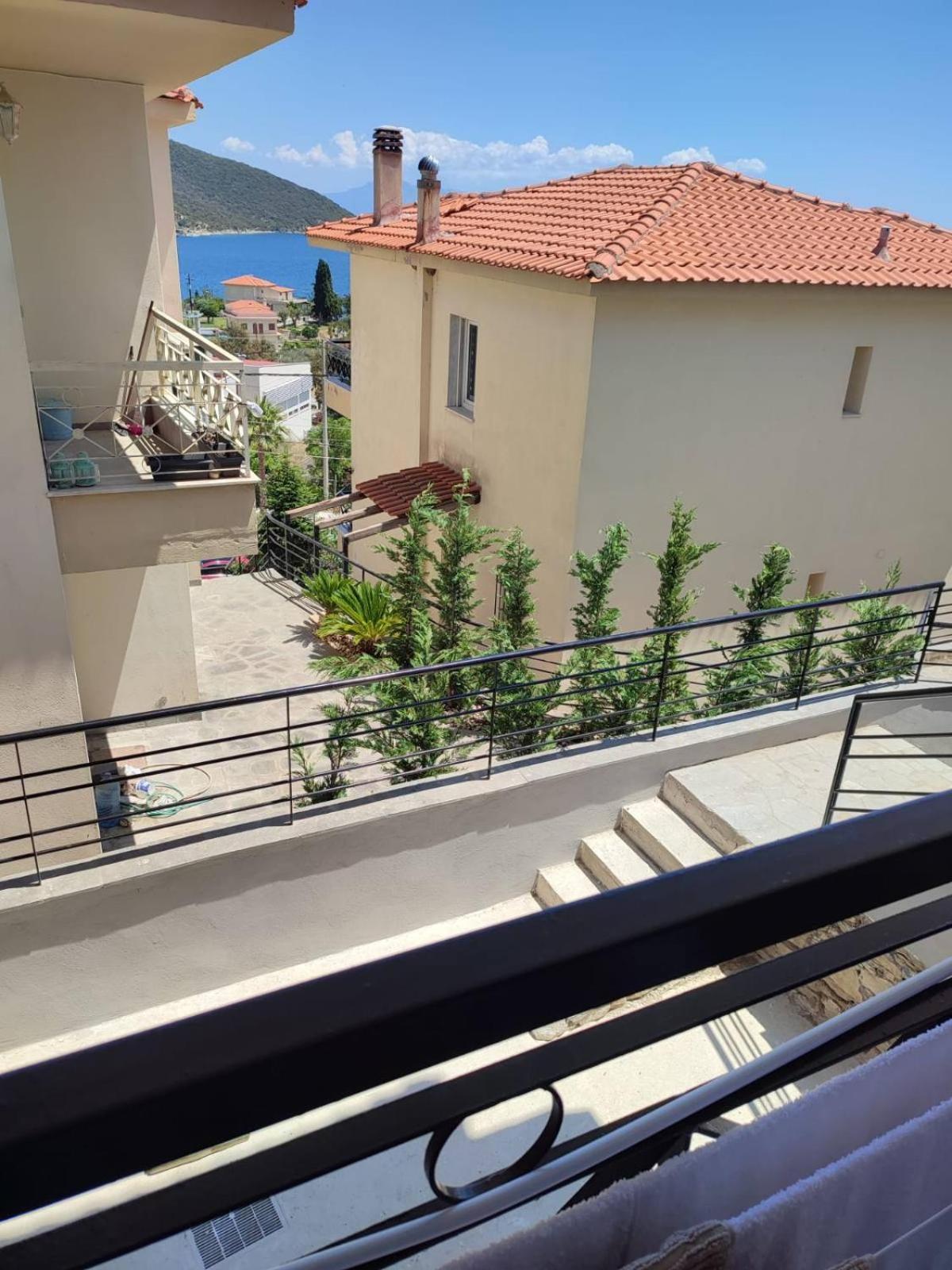 Ellis-Suites Nea Peramos Kavala Екстериор снимка
